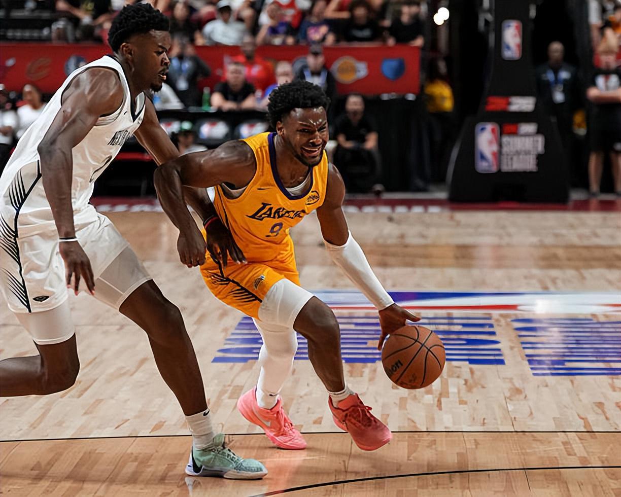 外线投篮稳定性依然不足！布朗尼在湖人的位置依然很难稳定下来？