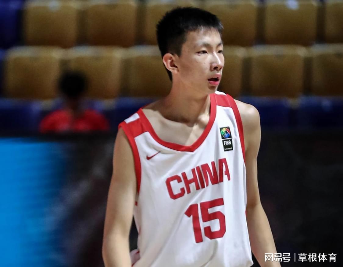 大喜讯！84-69：中国男篮又赢了，进4强+锁定世青赛门票，太稳了